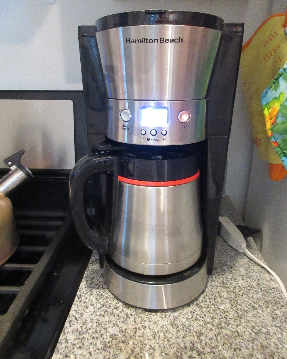 Cafetera de goteo en una cocina